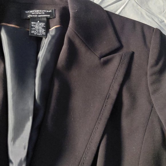 Worthington Ladies Fully Lined Black Blazer, Size 8 - Picture 10 of 13